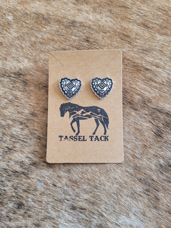 Etched heart stud earrings