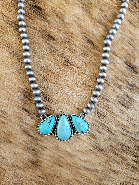 Turquoise cluster necklace with Navajo pearls - faux